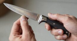 knife grip comparison techniques